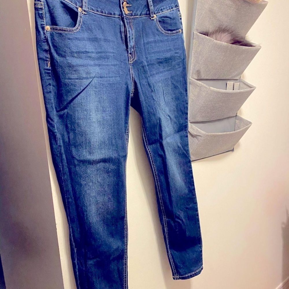 ⭐️3/$30Boom Boom Jeans